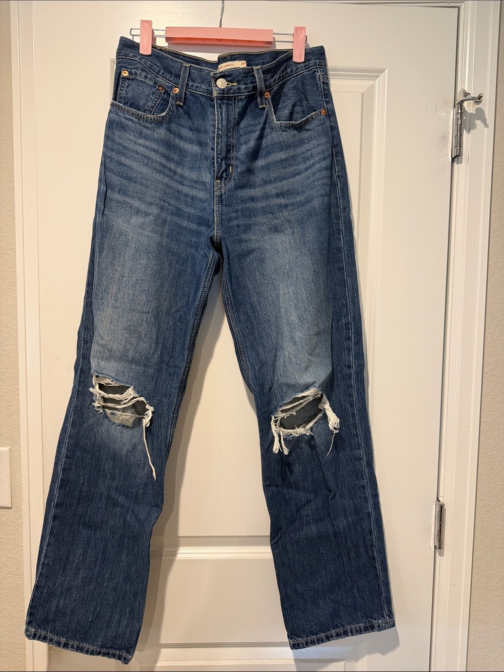 Women's Low Pro Straight-Leg Distressed Blue Jeans